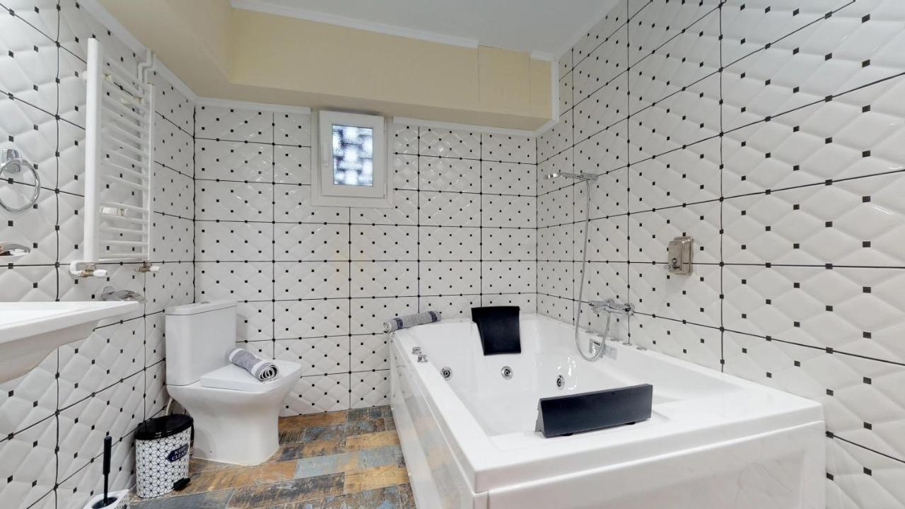 Jacuzzi Suites Thessaloniki Exterior photo